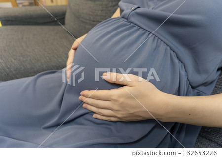 Pregnant woman 132653226