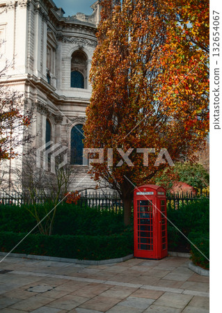 Vintage Telephone Booth In The Autumn Of London Vintage Telephone Booth In The Autumn Of London 132654067