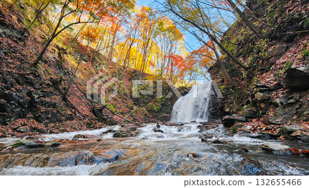 淺間瀑布（秋季） 132655466