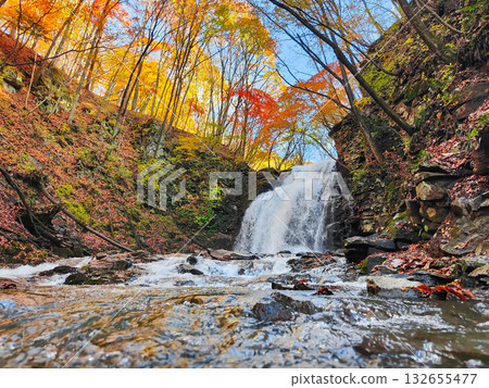 淺間瀑布（秋季） 132655477
