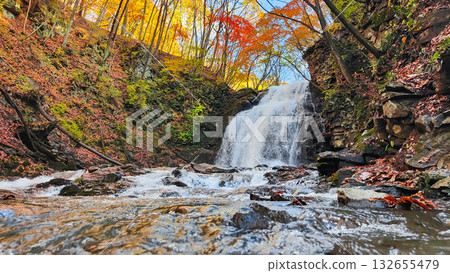 淺間瀑布（秋季） 132655479