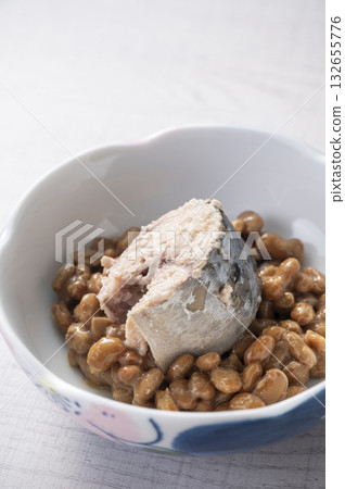 罐裝鯖魚和納豆 132655776