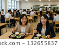 午餐時間充滿了歡笑語 132655837