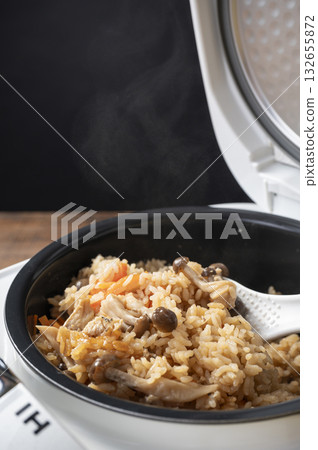 罐裝鮭魚蘑菇飯 132655872