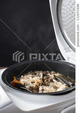罐裝鮭魚蘑菇飯 132655886