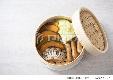 Steamed vegetables 132656097