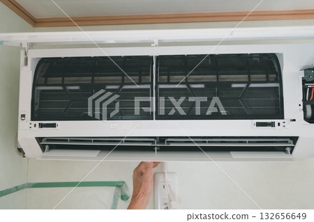 air conditioning, gents, male 132656649