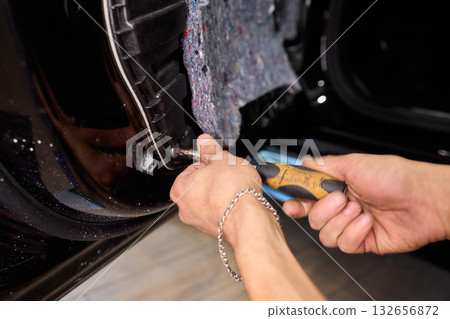 Step-by-step Car Door Sound Deadening Panel Installation Process for Your Vehicle 132656872