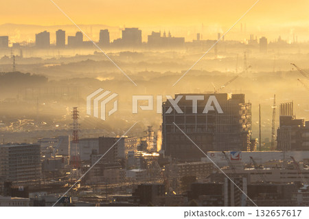 神奈川縣：晨霧中的城市景觀 132657617