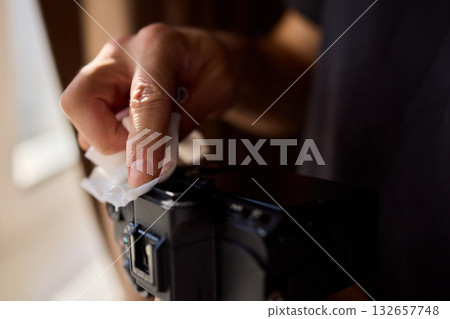 A Comprehensive Guide to Effective Camera Cleaning Techniques for Photography Enthusiasts A Comprehensive Guide to Effective Camera Cleaning Techniques for Photography Enthusiasts 132657748
