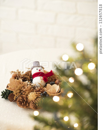 聖誕圖片：雪人與花環 132657818