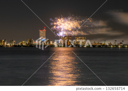 Tsuchiura National Fireworks Competition, Ibaraki Prefecture Tsuchiura National Fireworks Competition, Ibaraki Prefecture 132658714