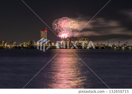 Tsuchiura National Fireworks Competition, Ibaraki Prefecture Tsuchiura National Fireworks Competition, Ibaraki Prefecture 132658715
