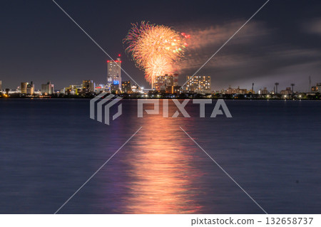 Tsuchiura National Fireworks Competition, Ibaraki Prefecture Tsuchiura National Fireworks Competition, Ibaraki Prefecture 132658737