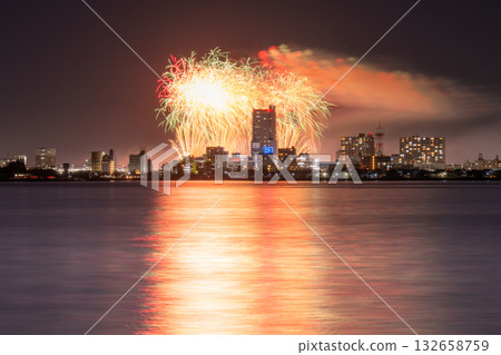 Tsuchiura National Fireworks Competition, Ibaraki Prefecture Tsuchiura National Fireworks Competition, Ibaraki Prefecture 132658759