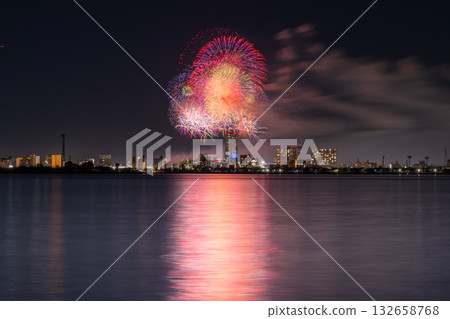 Tsuchiura National Fireworks Competition, Ibaraki Prefecture Tsuchiura National Fireworks Competition, Ibaraki Prefecture 132658768