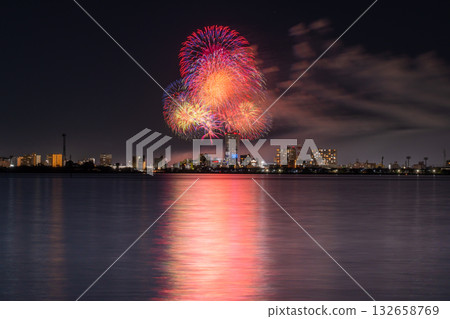 Tsuchiura National Fireworks Competition, Ibaraki Prefecture Tsuchiura National Fireworks Competition, Ibaraki Prefecture 132658769