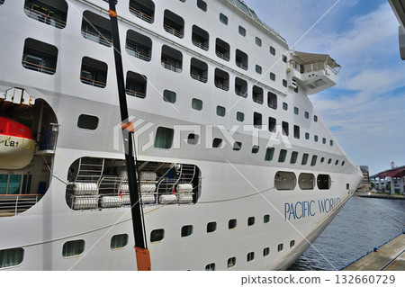 Pacific World, docked at Kobe Port Pacific World, docked at Kobe Port 132660729
