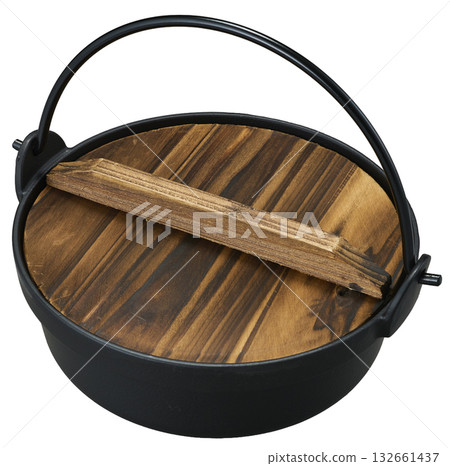 鑄鐵鍋配木蓋（白色背景） 132661437