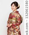 一個穿著和服的女人 132661580