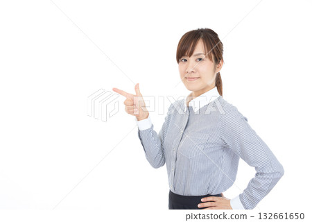 指向空間的婦女 指向空間的婦女 132661650