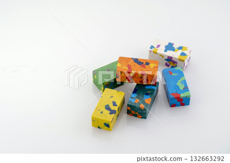 彩色蠟筆塊 132663292