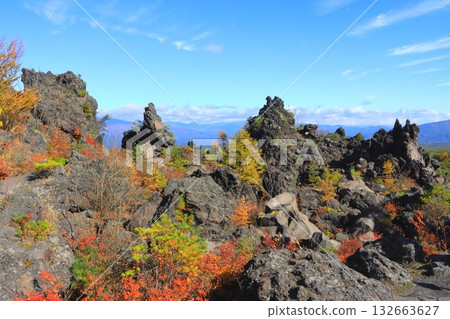 秋天的鬼押出公園(群馬縣嬬戀村) 秋天的鬼押出公園(群馬縣嬬戀村) 132663627