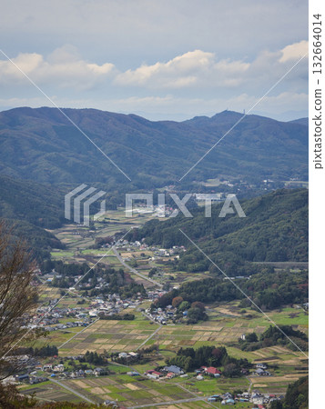 從仙台平眺望秋葉 從仙台平眺望秋葉 132664014