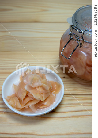 醃姜用甜和醋 132665598