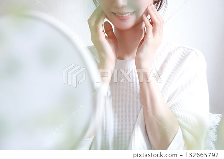 護膚抗老形象 132665792