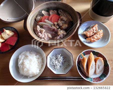 日式火鍋料理 - 雞肉水炊套餐（含小菜和甜點） - 年末新年聚會套餐 132665822