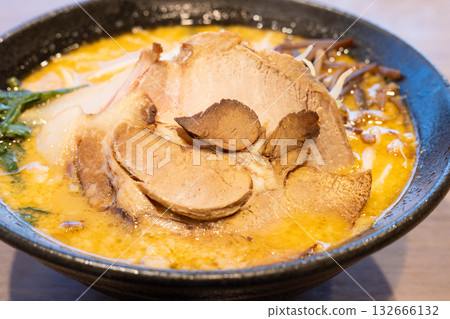 Delicious miso ramen 132666132