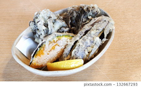 Japanese vegetable tempura served on a plate 132667293