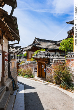 首爾三清洞:傳統民宅林立的北村韓屋村 首爾三清洞:傳統民宅林立的北村韓屋村 132668858