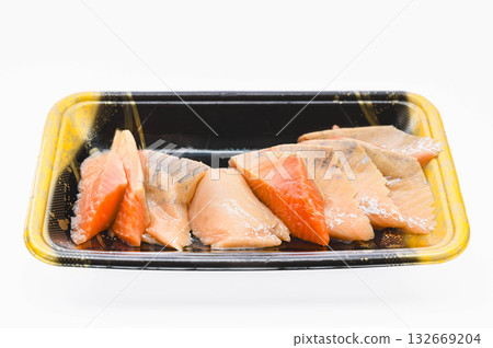 Cherry salmon sashimi Cherry salmon sashimi 132669204