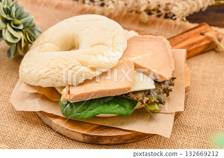 雞肉貝果三明治 132669212