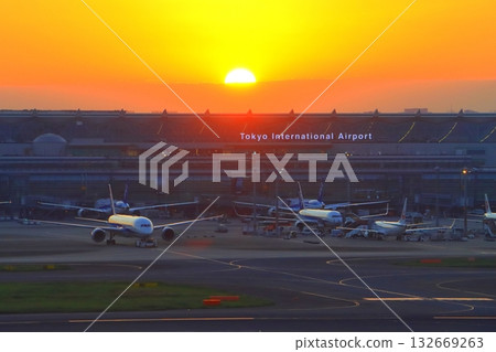 羽田機場（3號航廈）日落時的景色 132669263