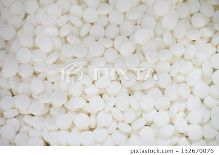 The pile of white tablets. The pile of white tablets. 132670076