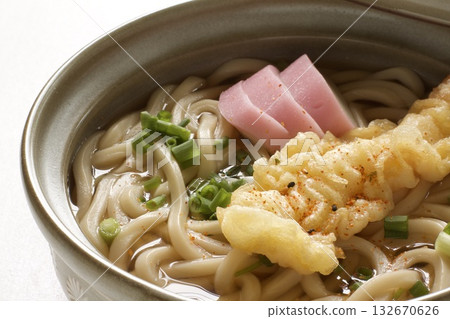 Nabeyaki Udon 132670626