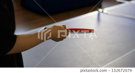 Play table tennis 132672079