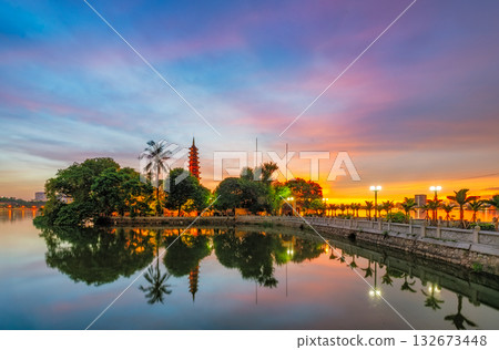 Tran Quoc Pagoda at Sunset, Hanoi, Vietnam 132673448