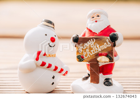 聖誕老人和雪人 132674043