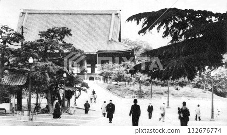 Old photo from 1932, former main hall of Zojoji Temple, Tokyo 132676774