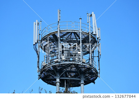 Communication image (radio tower: base station) Communication image (radio tower: base station) 132677844