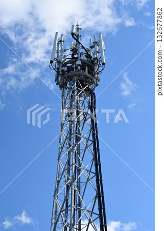 Communication image (radio tower: base station) 132677862