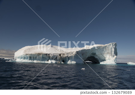 Beautiful view of blue icebergs in Antarctica 132679089