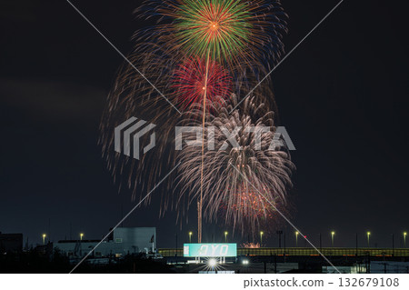 The Hiraguchi Hachiman Shrine Festival in Hamamatsu City: Fireworks display and the Shin-Tomei Expressway (Shizuoka Prefecture) The Hiraguchi Hachiman Shrine Festival in Hamamatsu City: Fireworks display and the Shin-Tomei Expressway (Shizuoka Prefecture) 132679108