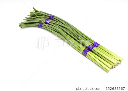 Garlic sprouts on a white background 132683667