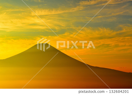 Inoto森林路的富士山黎明 132684201