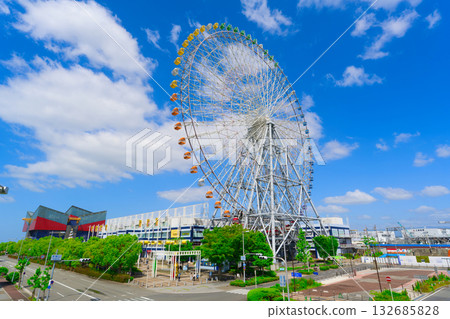 [大阪府] 6月：從大阪港站步行，前往大阪海遊館和樂高樂園，與家人一起觀光 132685828